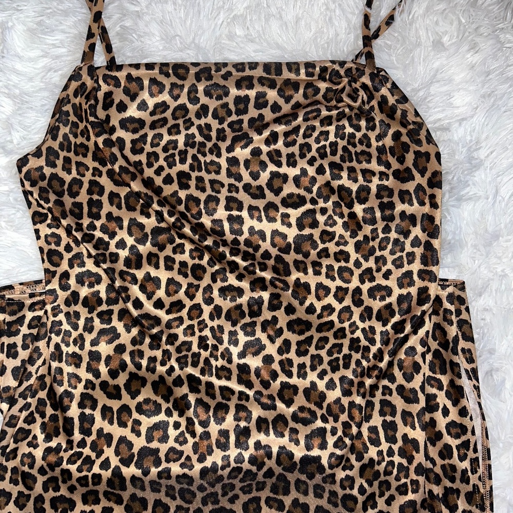 Leopard Print dress Size Small Leopard Print H&M Dress with Slit
